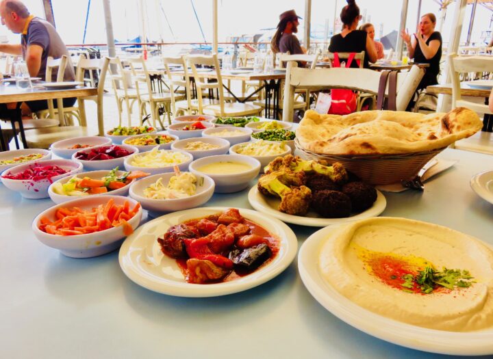 Food at restaurant Old man and the sea in Tel Aviv Israel ; Tel Aviv City Trip Travel Blog Inspirations