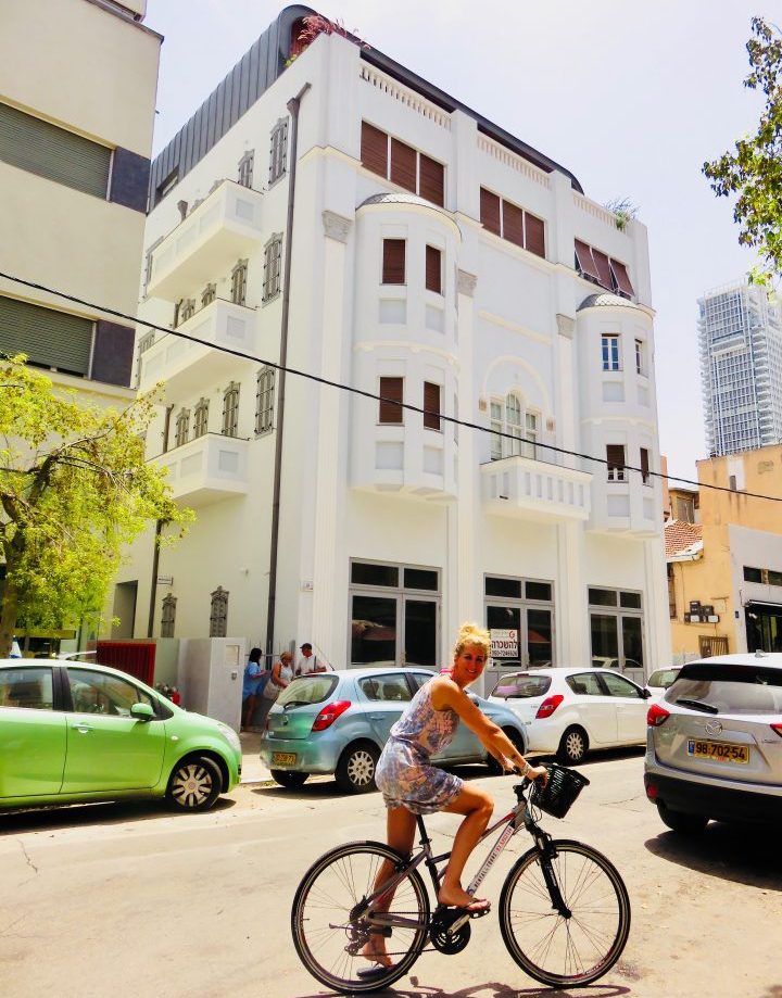 Bike ride Bauhaus for blog in Tel Aviv Israel; Tel Aviv City Trip Travel Blog Inspirations