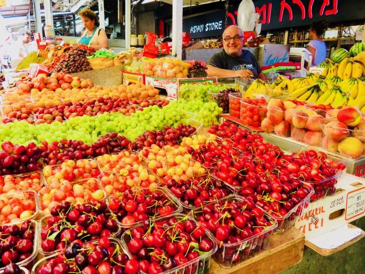 Fresh fruit at Carmel Market in Tel Aviv Israel ; Tel Aviv City Trip Travel Blog Inspirations