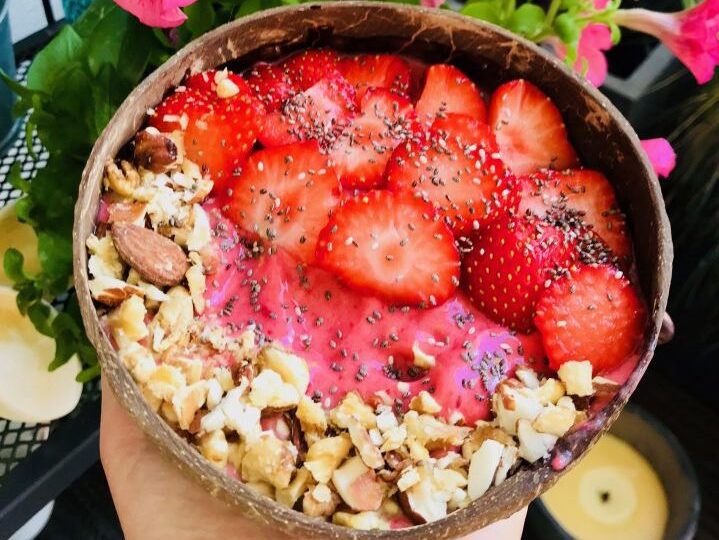 Strawberry Coconut Bowl Breakfast Meal; Healthy Food recipes and inspirations Blog