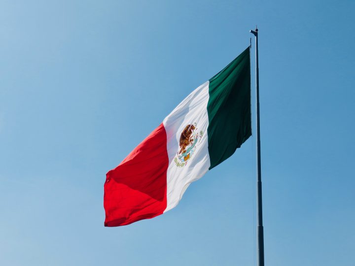 Flag of Mexico, Mexico Travel Blog Tips