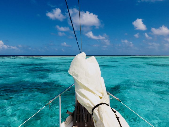 Sailing view barrier reef during Sailing tour Raggamuffin Belize, Belize Travel Blog