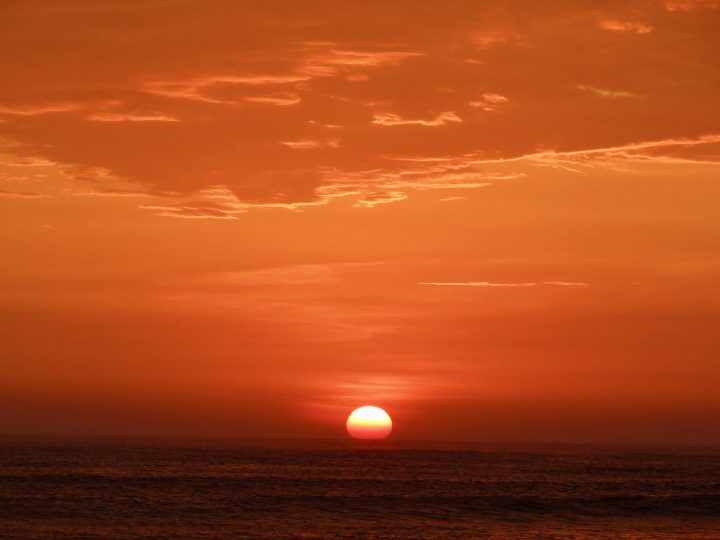 Sunset Huanchaco Peru, Travel Blog Peru