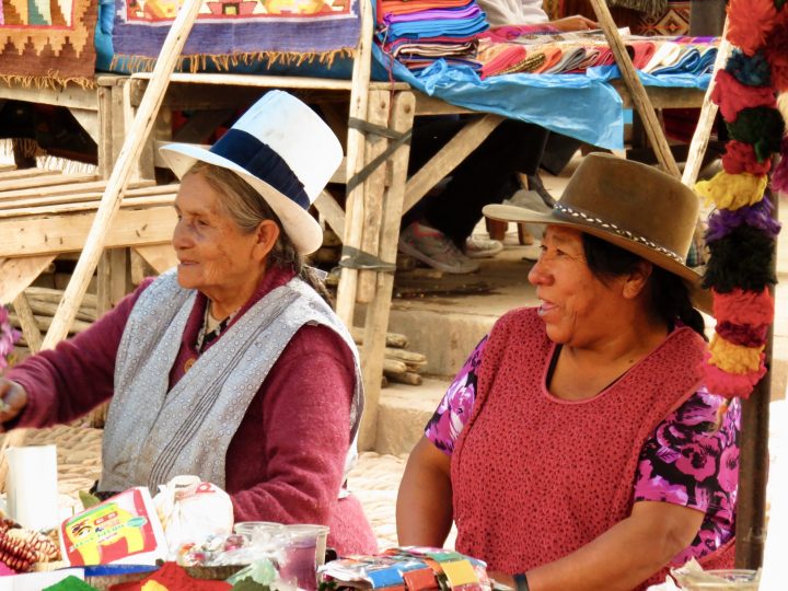 Traditional women in Peru, blog Route Peru Travel Blog