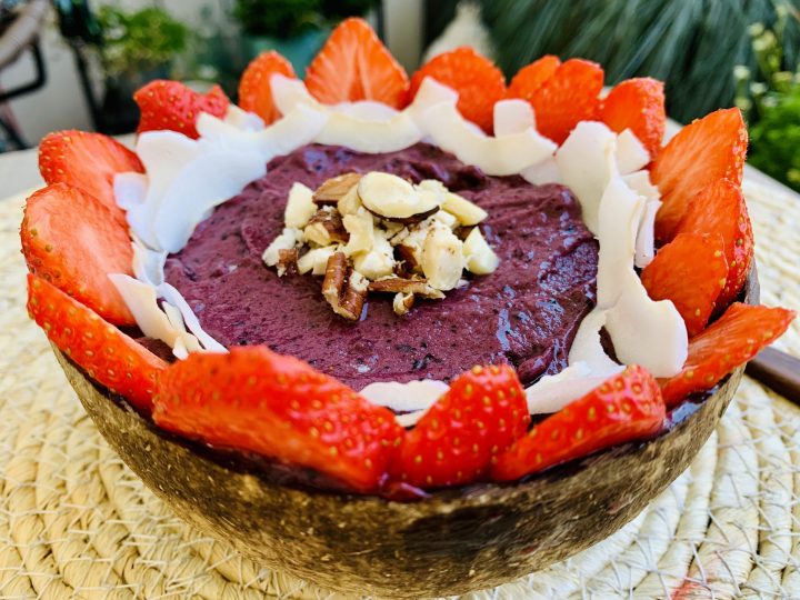 Acai Breakfast Conconut Bowl Food; Food Blog Recipes and Inspirations