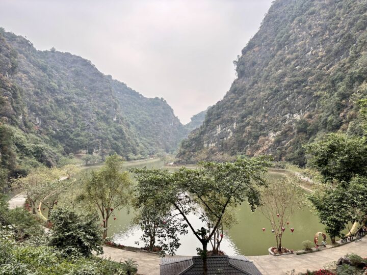 Buddha Lake Am Tien Cave Tam Coc Ninh Binh Travel Blog Vietnam