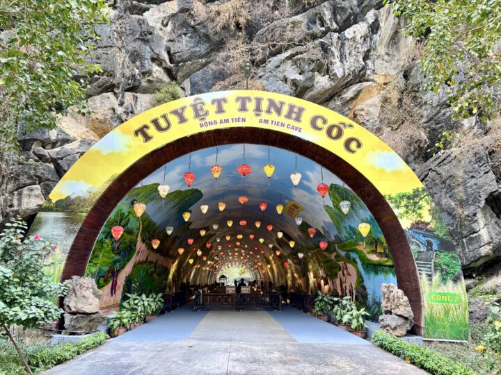 Entrance Am Tien Cave Tam Coc Ninh Binh Travel Blog Vietnam