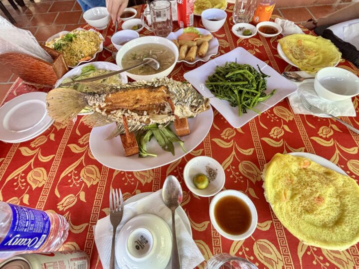 Lunchtime Mekong Delta Can Tho Travel Blog Vietnam Asia