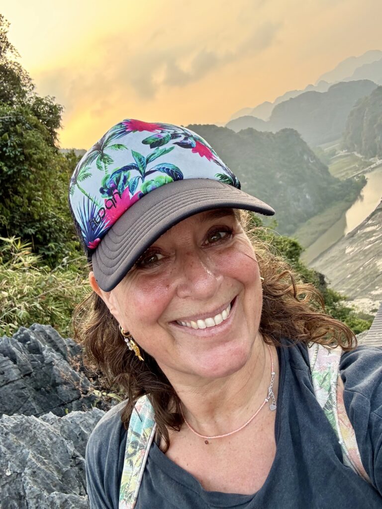 Selfie Hike Mua Cave Tam Coc Ninh Binh Travel Blog Vietnam