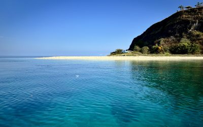 Riung 17 Islands overnight tour: sleeping on an uninhabited island in Flores