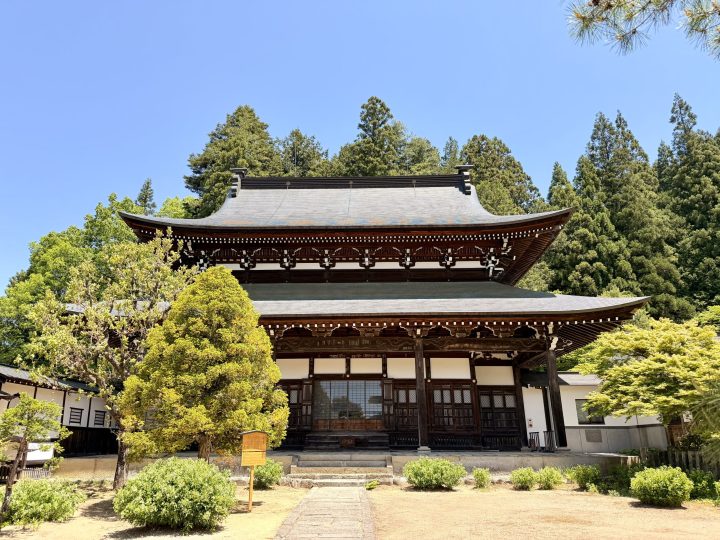 Soyuji Temple along the Higashiyama Walking Course in Takayama