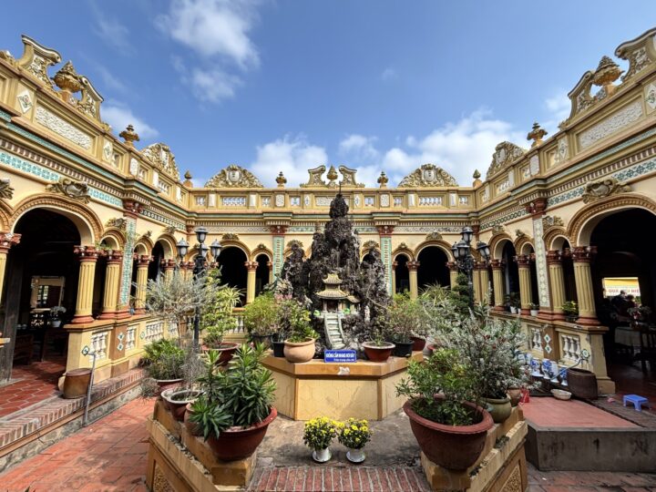 Vinh Trang Pagoda Mekong Delta Can Tho Travel Blog Vietnam Asia